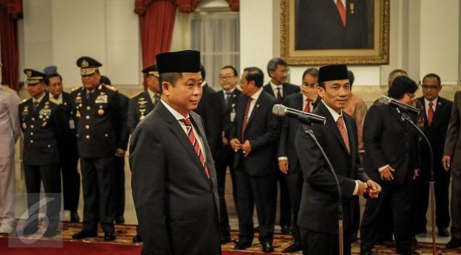 Secara mengejutkan Presiden Jokowi baru saja melantik Ignasius Jonan jadi Menteri ESDM, dan mengangkat Arcandra Tahar jadi wakilnya. (Foto: Liputan6.com/Faizal Fanani)