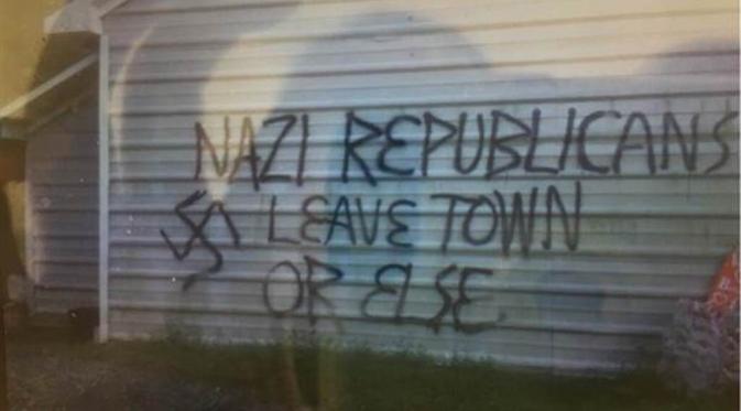 Markas Partai Republik Dilempar Bom, Ada Tulisan 'Nazi' di Tembok (Shauna Williams/NBCNews)