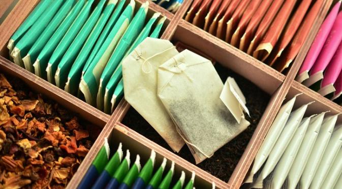 Teh celup sebenarnya hanya digunakan untuk sekali pemakaian, berbeda dengan teh yang berbentuk daun karena bisa dipakai berkali-kali.