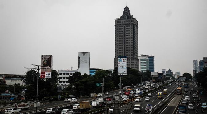 Menara Saidah di Jalan MT Haryono, Jakarta Selatan. (Liputan6.com/Faizal Fanani)