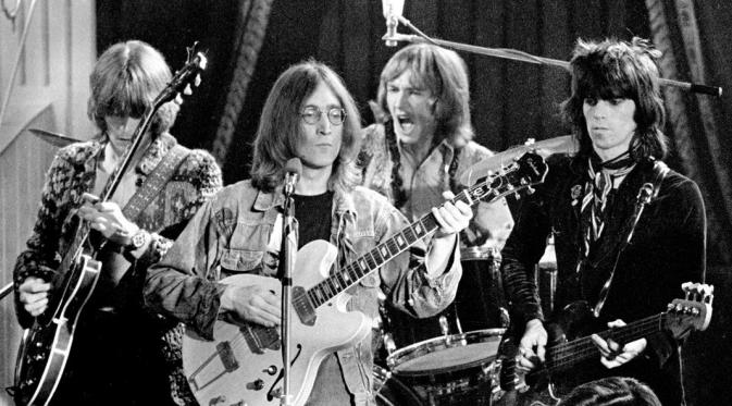 The Dirty Mac, band supergroup beranggotakan John Lennon (The Beatles), Eric Clapton (Cream), Keith Richards (The Rolling Stones) dan Mitch Mitchell (The Jimi Hendrix Experience) di dekade 60-an.