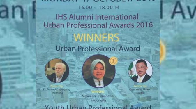 Wali Kota Tri Rismaharini menerima anugerah Urban Professional Award 2016 dari IHS Belanda. (Liputan6.com/Dian Kurniawan)