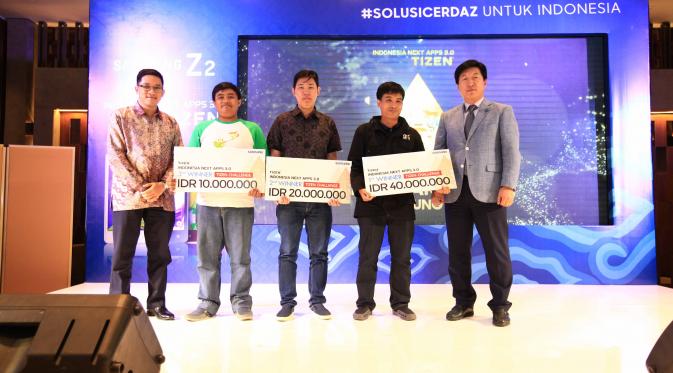 Samsung memberikan penghargaan pada developer Indonesia melalui kompetisi tahunan Indonesia Next App (INA) 3.0 untuk meningkatkan pemberdayaan aplikasi lokal yang mendukung Tizen OS