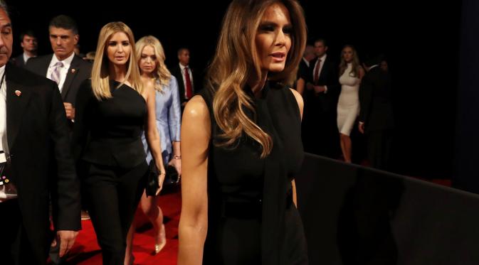 Melania Trump mendampingi Donald Trump di debat pamungkas calon presiden AS. (Reuters)