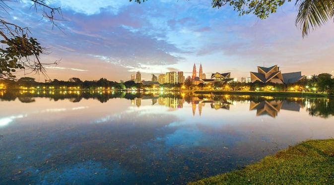 Titiwangsa Lake Gardens, Kuala Lumpur, Malaysia.(tuahlensa/Shutterstock)