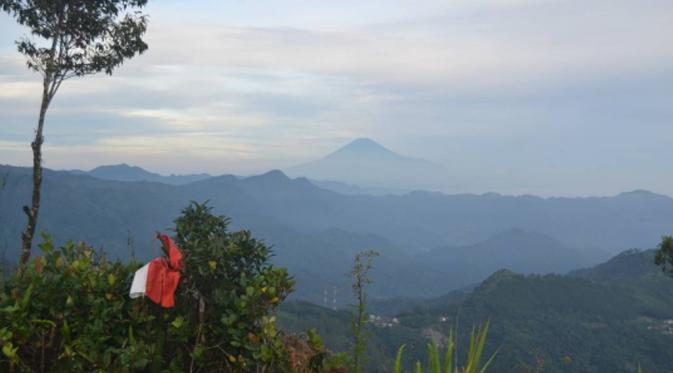 Puncak Hanoman Gunung Kendalisodo, Pekalongan. (madjied_fath/Instagram)