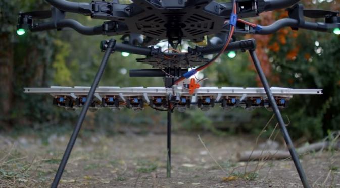 Ini dia drone-nya. (Via: youtube.com/rctestflight)