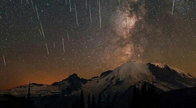 Ini 10 Potret Hujan Meteor yang Sanggup Buat Kamu Nangis. (Foto: Instagram/dreamer_achiever)