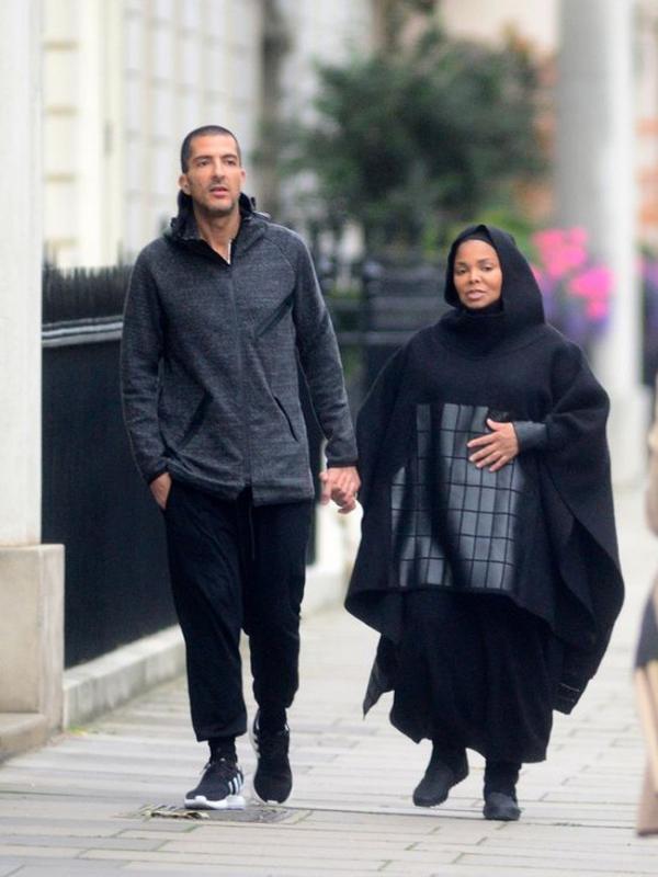 Wissam Al Mana dan Janet Jackson terlihat bahagia bersama ( via. Mirror)