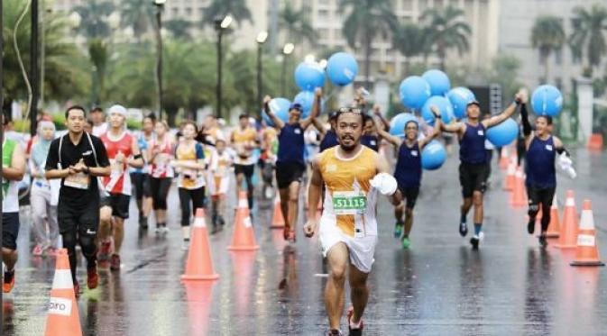 Kemeriahan para peserta Jakarta Marathon 2016 | via: instagram.com/evanpraditya_official