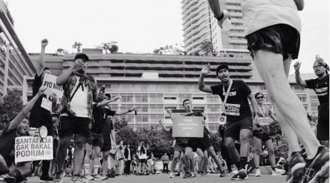 Kemeriahan para peserta Jakarta Marathon 2016 | via: instagram.com/yoguritno