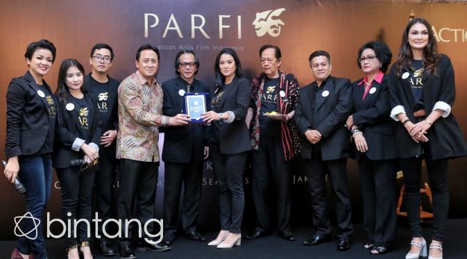 Banyak selebriti yang hadir dalam pengukuhan kepengurusan PARFI 56. Tidak hanya artis muda, tapi juga banyak artis senior yang hadir guna mendukung organisasi film tersebut. (Adrian Putra/Bintang.com)