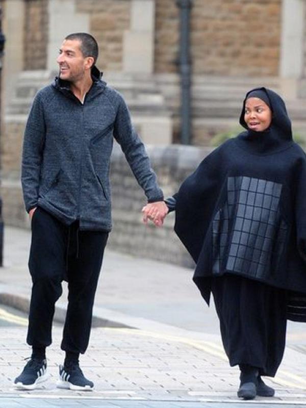 Janet Jackson dan suaminya Wissam Al Mana, saat menyusuri jalanan London Oktober 2016 lalu. (Foto: dailymail)