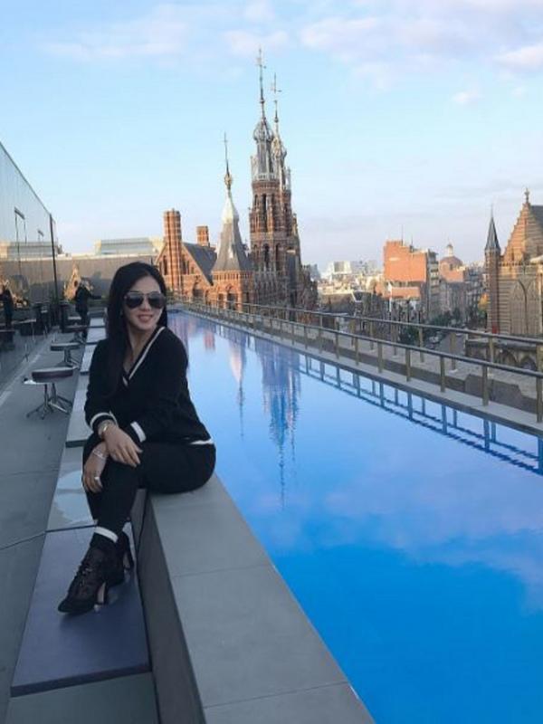 Syahrini asyik menikmati keindahan Amsterdam (Instagram/@princessyahrini)