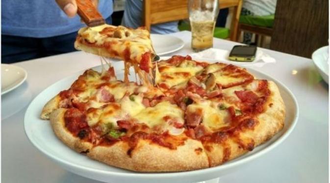 Pizza. foto: Instagram (aboutcirebonid)