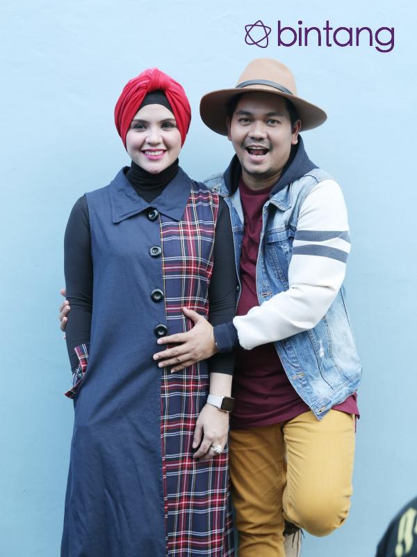 Indra Bekti dan istri (Galih W. Satria/Bintang.com)