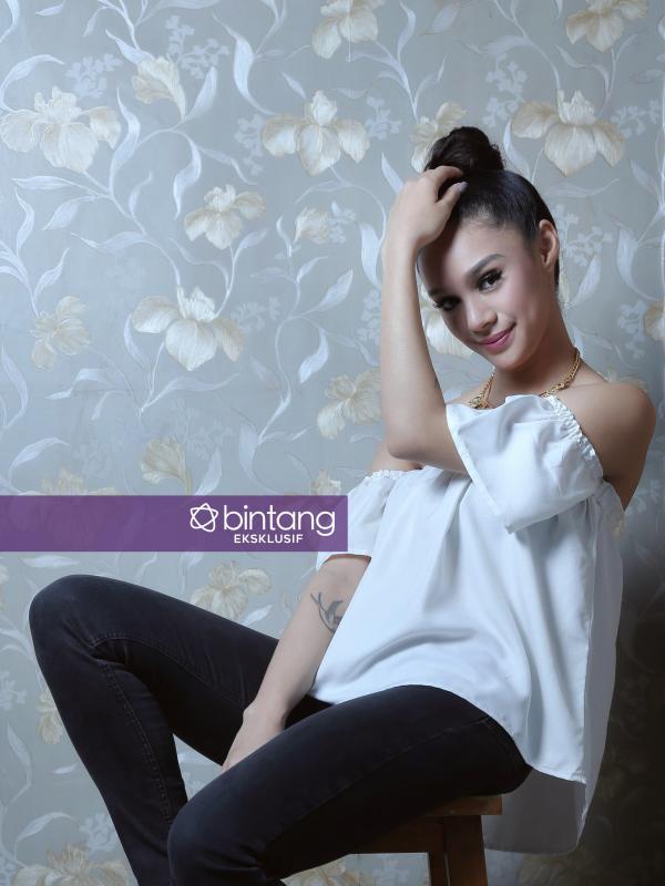 Brianna Simorangkir tengah mempersiapkan album baru berikutnya. (Fotografer: Galih W. Satria, Stylist: Indah Wulansari, Digital Imaging: Muhamad Iqbal Nurfajri/Bintang.com)