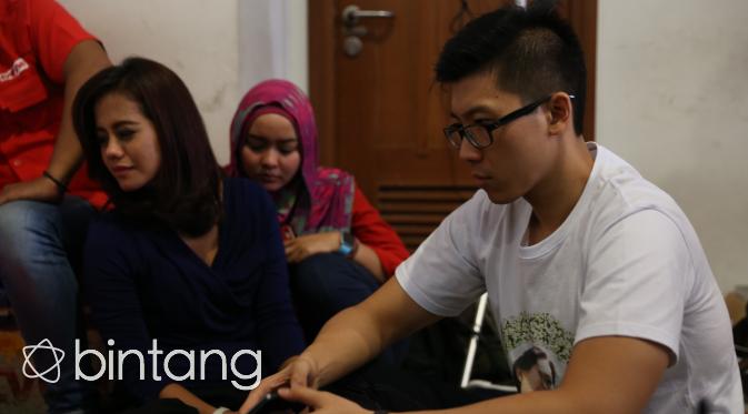Suami Wayan Mirna Salihin, Arief Soemarko terlihat gelisah ketika majelis hakim membacakan hasil putusan vonis Jessica Wongso. (Bintang.com/Nurwahyunan)