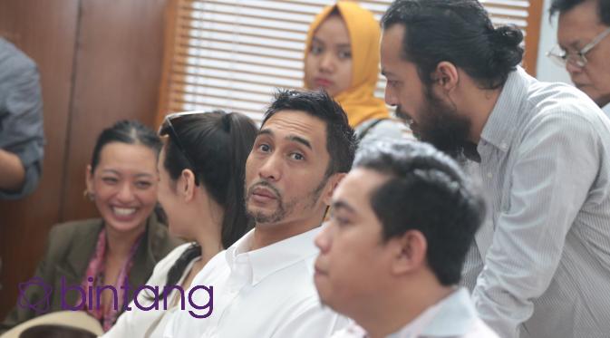 Sidang narkoba aktor Restu Sinaga kembali dilaksanakan pada Kamis (27/10). Sidang yang digelar di Pengadilan Negeri Jakarta Selatan itu beragendakan keterangan saksi dari pihak Restu. (Adrian Putra/Bintang.com)