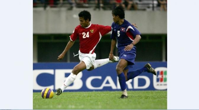 Saktiawan Sinaga dkk. hanya bisa menang 3-1 atas Laos di penyisihan Grup B Piala AFF 2007. (AFP/Theresa Barraclough)