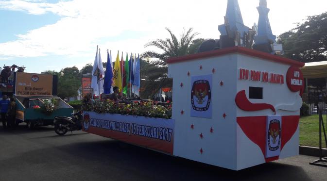 Kendaraan KPU DKI Jakarta saat acara deklarasi kampanye damai