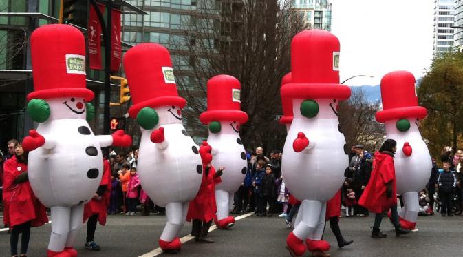 Rogers Santa Claus Parade, Kanada. (pintsizepilot.com)