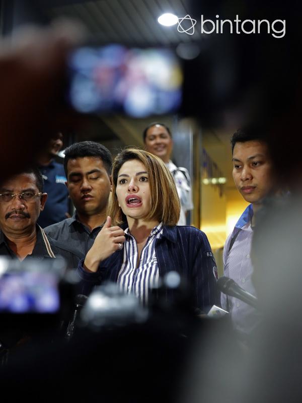 Nikita Mirzani melaporkan Julia Perez atas tindakan pencemaran nama baik ke Polda Metro Jaya. (Bambang E. Ros/Bintang.com)