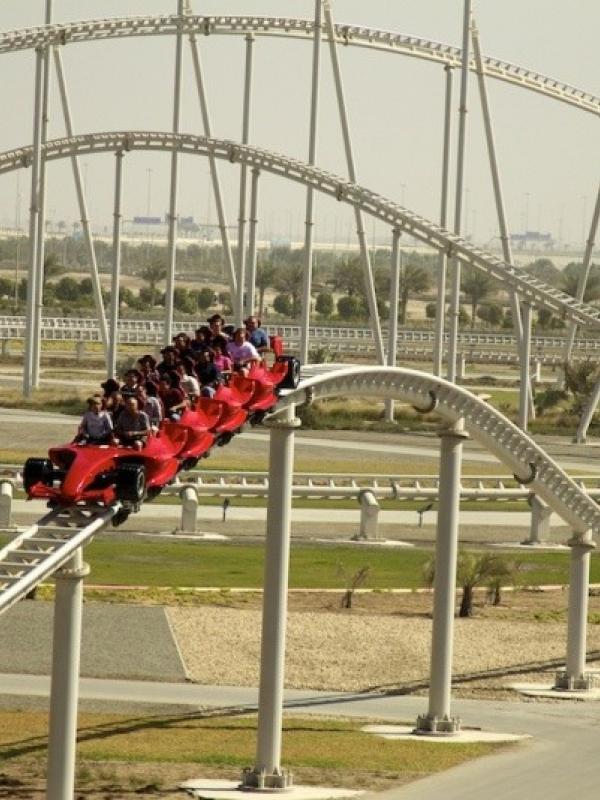 Roller Coaster Formula Rossa di Abu Dhabi. foto: eoinlooney.com