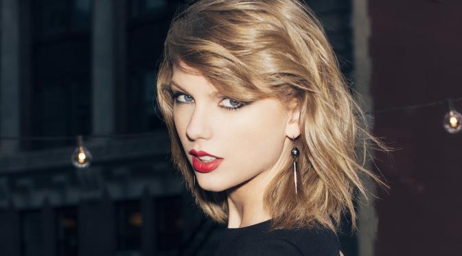 Taylor Swift saat ini sedang berada pada persidangan, sehubungan kasus pelecehan seksual yang dialaminya. 