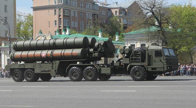 Sistem rudal pertahanan udara Rusia S-400 (Wikipedia)