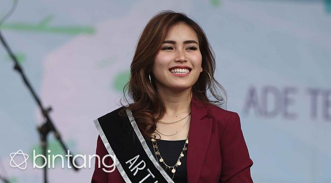 Ayu Ting Ting dinobatkan sebagai artis duta pajak di kawasan Depok. (Nurwahyunan/Bintang.com)