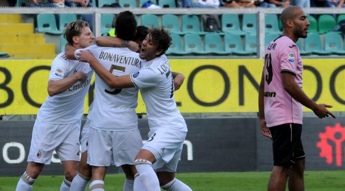 Pemain Milan merayakan gol mereka ke gawang Palermo. (AFP)