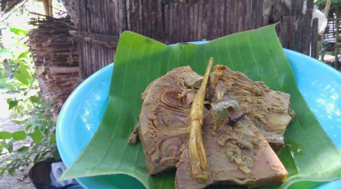 Ketewel merupakan nangka muda yang dimasak bersama santan dengan aneka rempah. Foto: Ana Fauziyah.