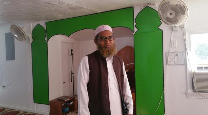 Imam Mohamad Islam, Imam Masjid al Maad Mosque, di  Newton County, Georgia (Al Jazeera)