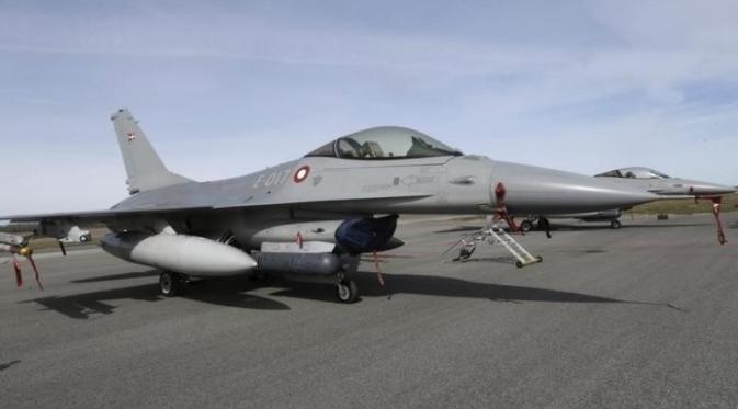 Jet tempur Belanda tengah parkir di pangkalan udara NATO di Amari, Estonia (Reuters)