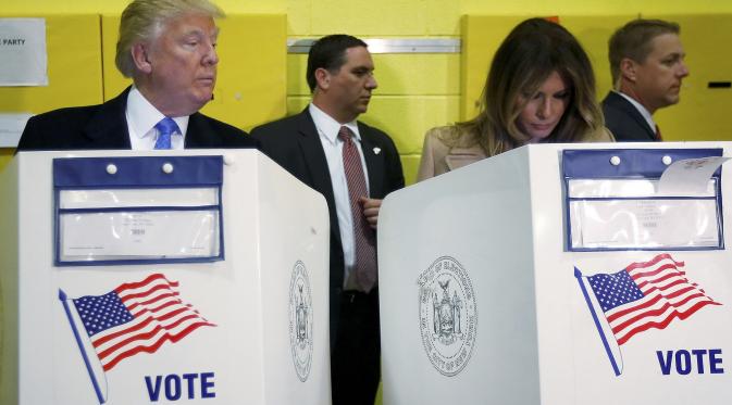Aksi Donald Trump saat memilih di TPS New York (Reuters)