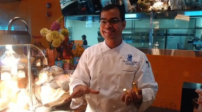 Chef Atamash Iqbal langsung datang dari Bangalore untuk menyajikan masakan India di The Ritz-Carlton