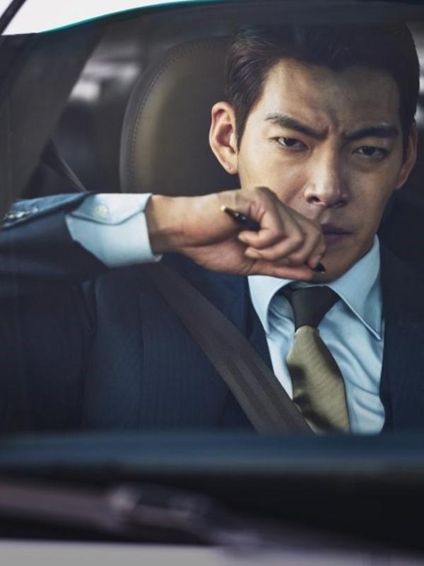 Kim Woo Bin hampir tak bisa pulang ke Korea, karena dicurigai terlibat kasus kriminal. (via Kpopherald)