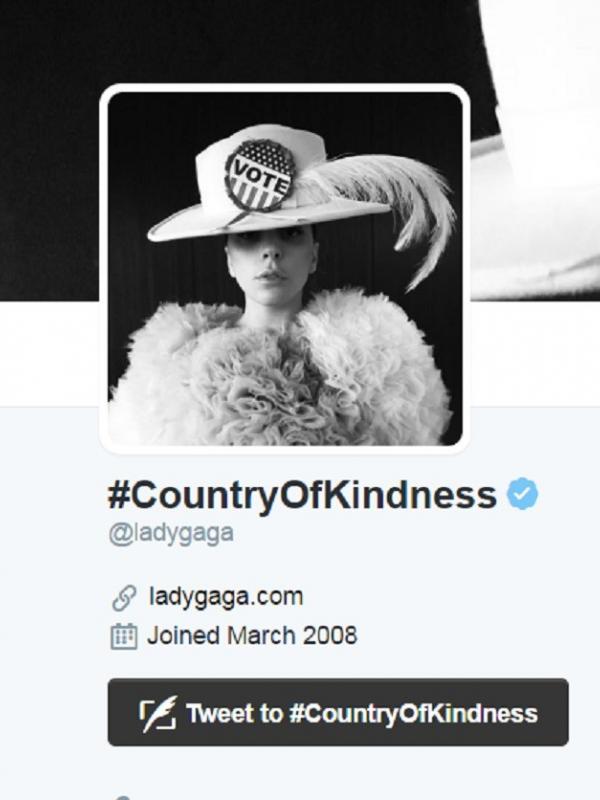 Lady Gaga salah satu selebriti yang keras menunjukkan dukungannya kepada Hillary Clinton lewat media sosial. (Instagram/ladygaga)