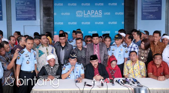 Mantan ketua KPK Antasari Azhar bebas dibebaskan bersyarat tepat di hari pahlawan.(Foto: bintang.com/Adrian Putra)