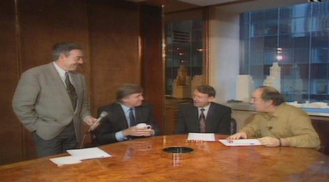 Presiden terpilih AS, Donald Trump (dua dari kiri) saat menjadi pengundi Rumbelows Cup (Piala Liga Inggris) pada 1992 di New York, AS. (Sky Sports).