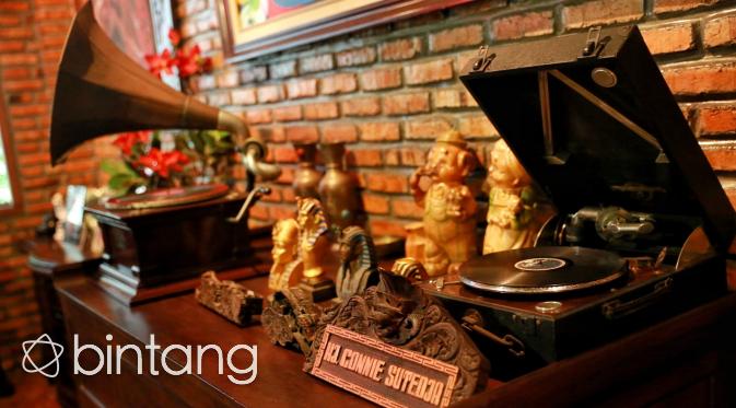 Rumah yang ditinggali Connie juga menjadi galeri pribadinya. (Adrian Putra/Bintang.com)