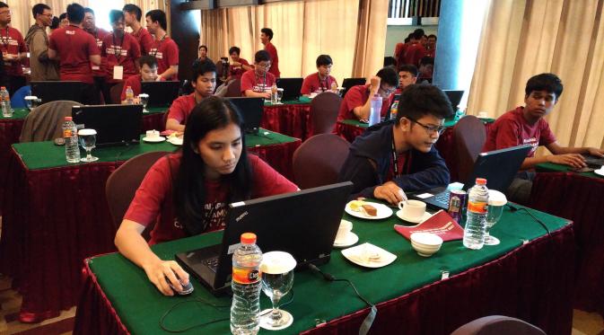 Antusiasme para mahasiswa dari berbagai wilayah di Pulau Sumatera saat mengikuti Bukalapak Programming Contest 2016. (Liputan6.com/Reza Perdana)