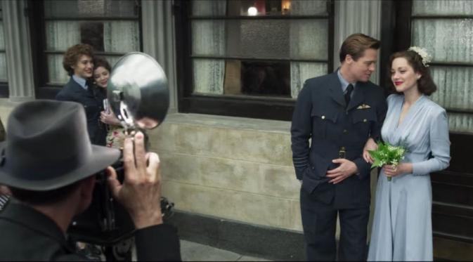 Marion Cotillard dan Brad Pitt dalam film Allied.