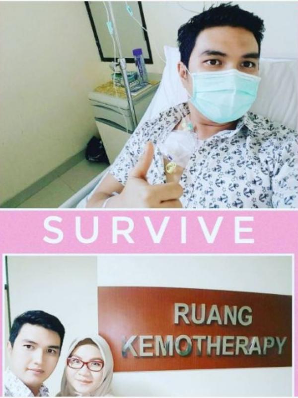 Aldi Taher saat kemoterapi di rumah sakit setelah terkena kanker. (Instagram - @alditaher_official)