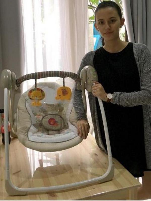 Dahlia Poland telah menyiapkan kebutuhan untuk anaknya (Instagram/@dahliachr)