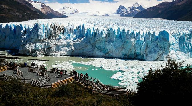 Perito Moreno Glacier, Taman Nasional Los Glaciares, El Calafate, Argentina. (onlyadayaway.com)