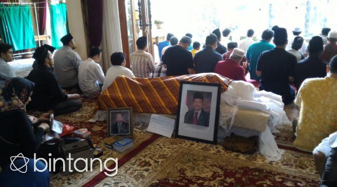 Sutan Bhatoegana meninggal dunia di Rumah Sakit BMC, Bogor, Jawa Barat pada hari ini (19/11). (Via: Bintang.com/Fathan Rangkuti)
