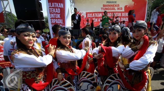 Para penari kuda lumping yang ikut meramaikan Parade Bhinneka Tunggal Ika. (Foto: liputan6.com/Gempur M. Surya)