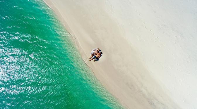 Whitehaven Beach, Australia. (cruisewhitsundays.com)